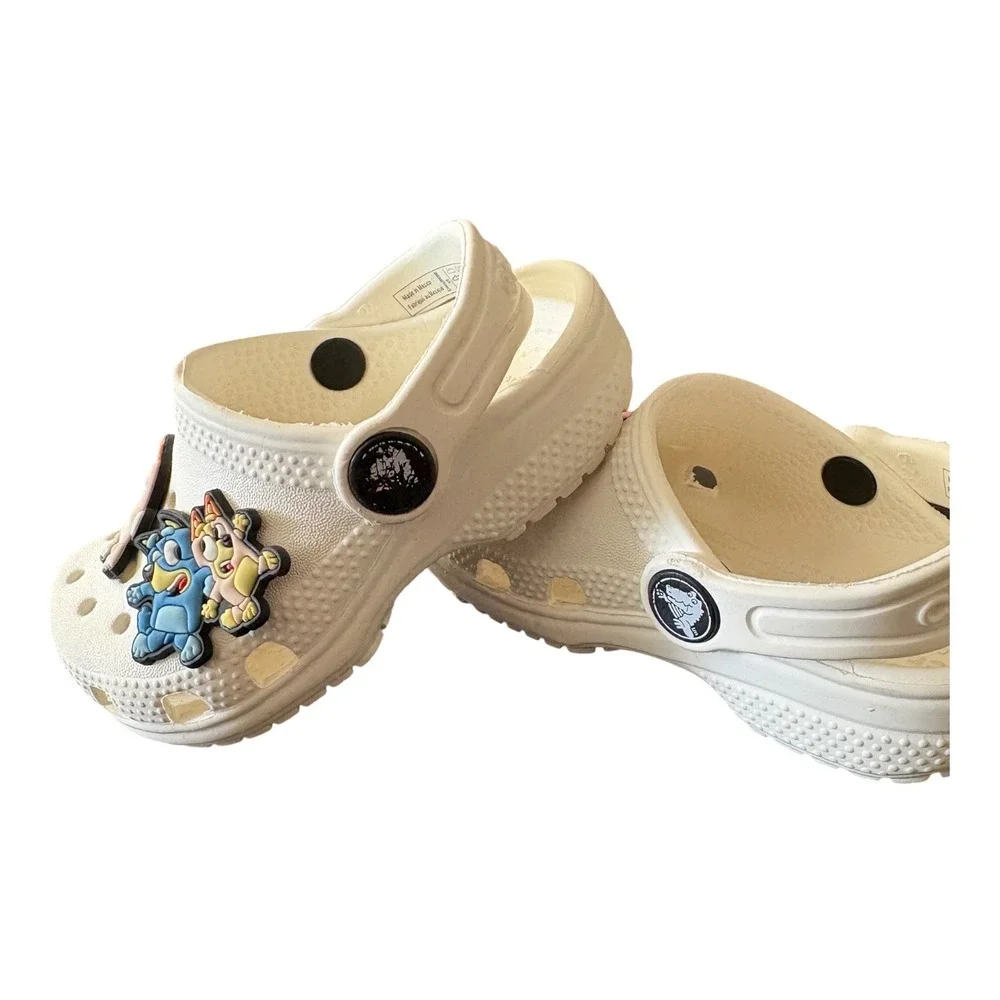 Crocs Kids Classic Clogs White with Bluey Bingo Jibbitz Charms Size C6